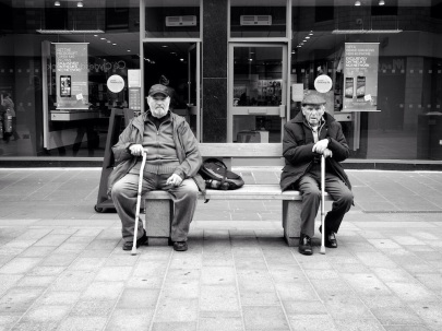 Photo Credit https://davebobstreetphotography.wordpress.com/benches/